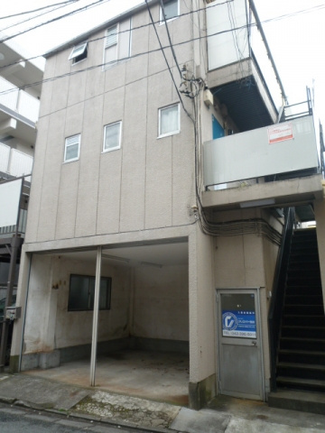 巴ハイツの外観