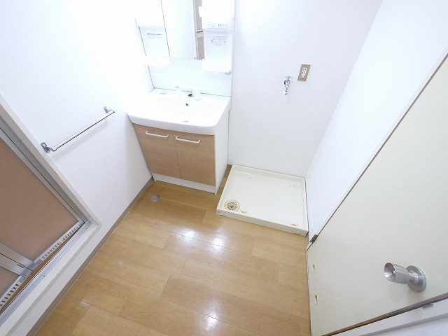 矢追マンションの洗面所