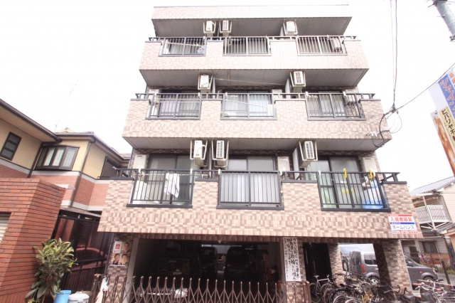 シャイン菱屋西の外観