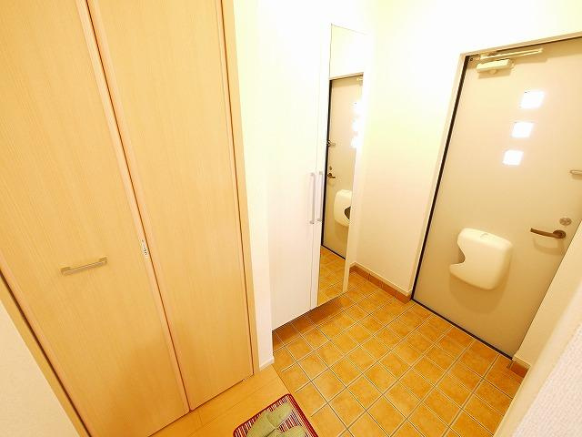 シャトーヒルズ　南館の玄関|玄関です