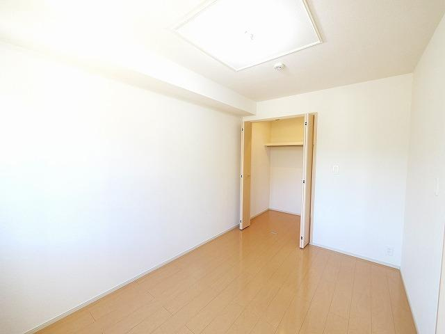 シャトーヒルズ　南館の洋室|使い勝手のいい洋室です