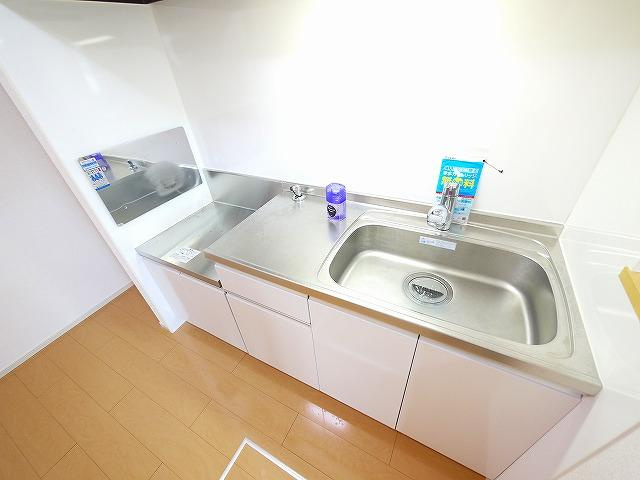 シャトーヒルズ　南館のキッチン|お料理しやすいキッチンです