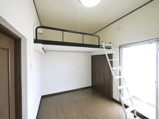 シティパレス佐保川Ｐ６の居間・リビング|ゆったり過ごせる居間です