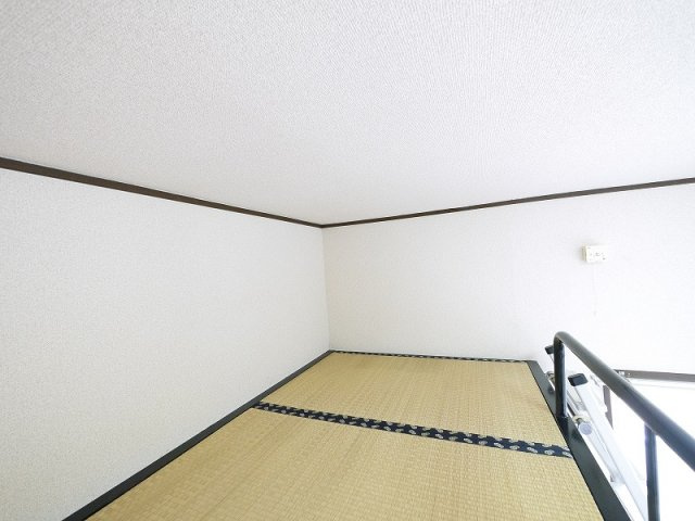 シティパレス佐保川Ｐ６の寝室|寝室としても使用できるロフト付きです