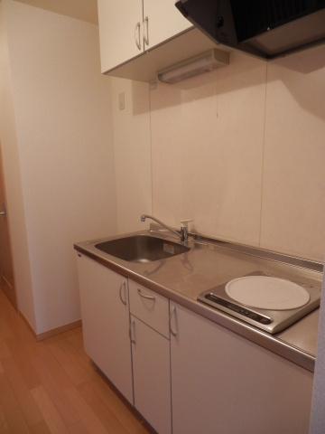 クレールVのキッチン|コンパクトなキッチンで掃除もラクラク