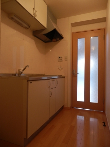 クレールVのキッチン|コンパクトなキッチンで掃除もラクラク