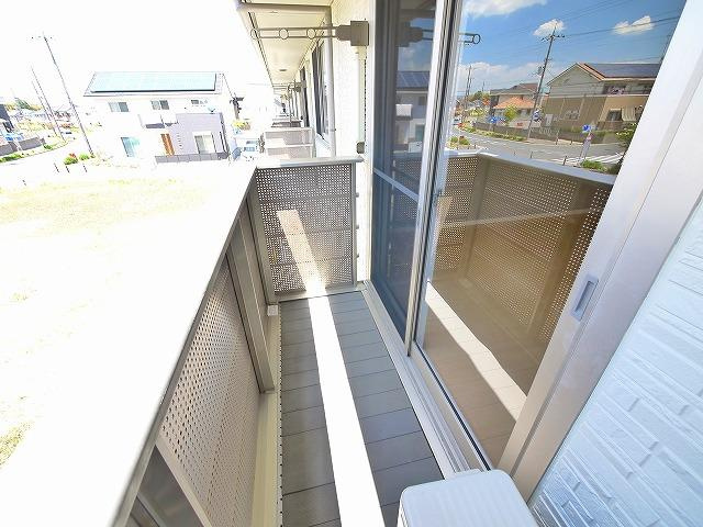 カーサ　セレスのバルコニー|バルコニーからの眺めを楽しみながら食事をしませんか