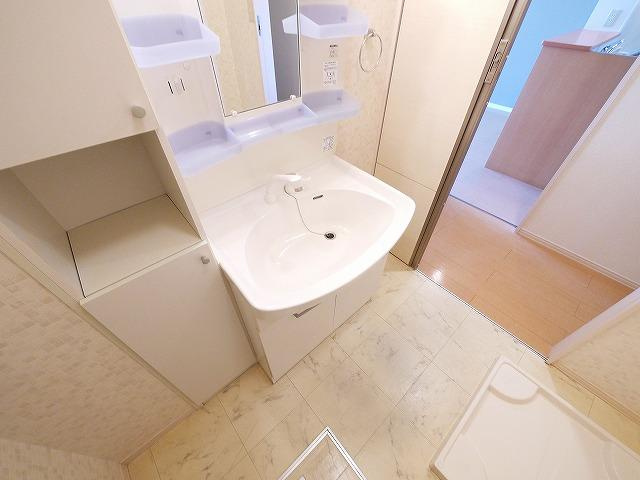 カーサ　セレスの洗面所|忙しい朝には欠かせない洗面所です