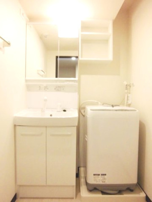 【洗面所】 | アーバンブルー | 独立洗面台、全自動洗濯機付き