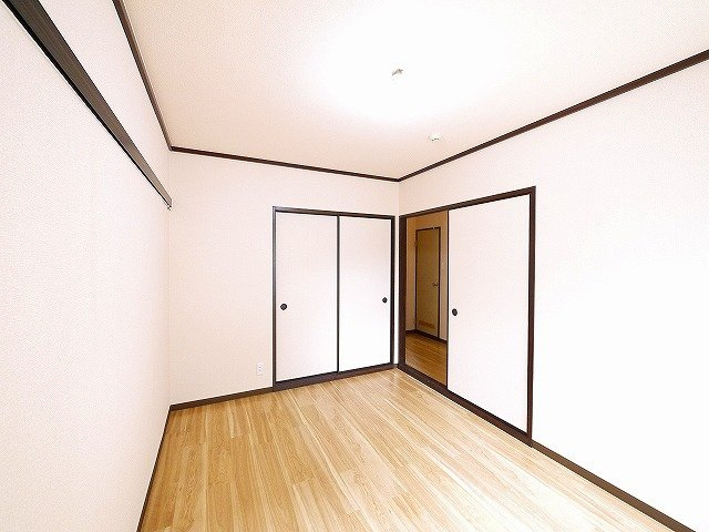 バンブーパインハイツの寝室|ゆとりの広さです