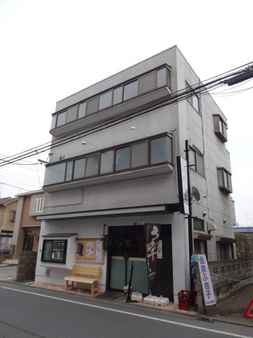 鶴ケ丘メゾネットマンションの外観
