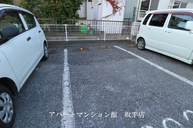 パエーゼ8の駐車場