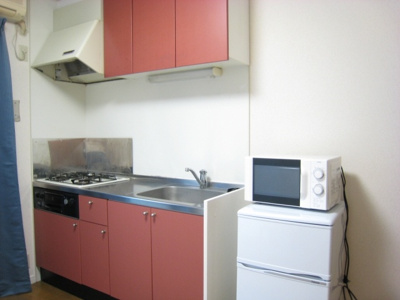 【キッチン】 | ミカドA | ３口ガスコンログリル付き！冷蔵庫・電子レンジも設備で付きます。