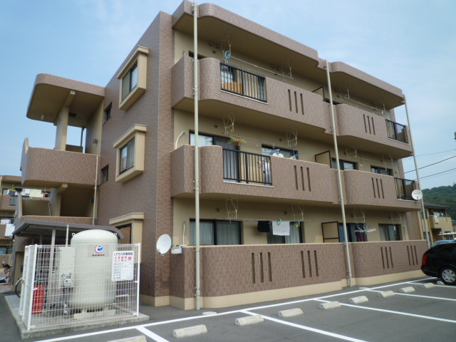 倉敷市新田の賃貸マンションの外観