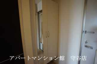【玄関】 | Bright one