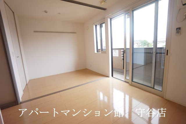 Bright oneの居間・リビング