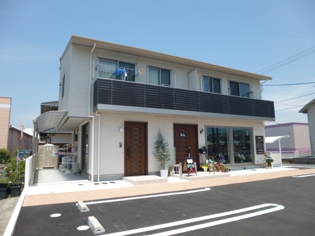 倉敷市真備町川辺のアパートの外観