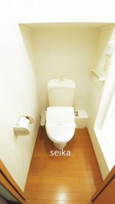 【トイレ】 | フローラ | 温水洗浄便座付きになります。