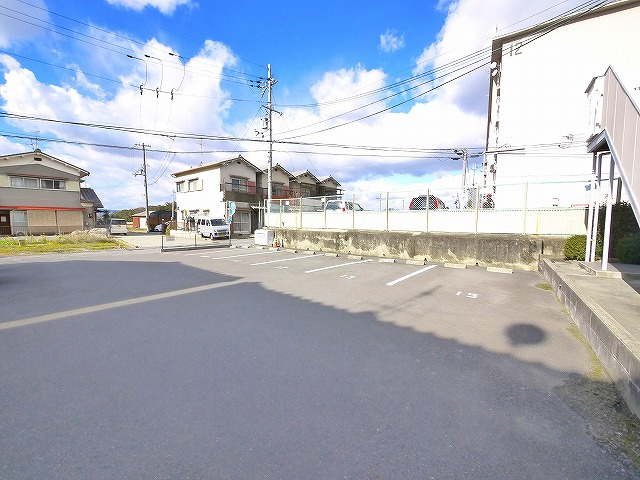 大西ハイツ（東九条町）の駐車場|駐車場です