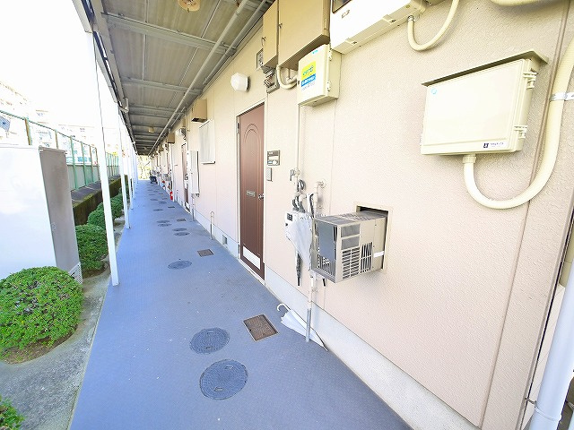 大西ハイツ（東九条町）のその他共用部分|明るい共用部分。