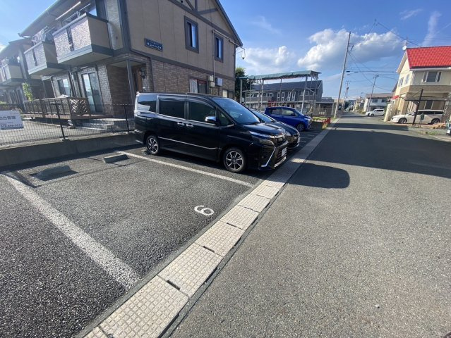 サニーハイツの駐車場