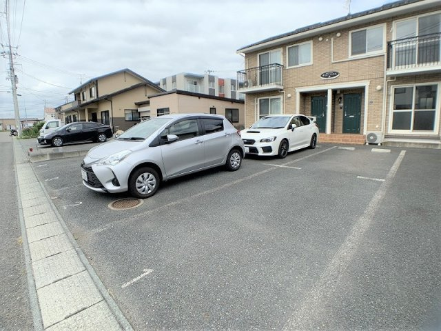 サニーハウスの駐車場