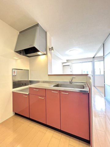 ピソ レセンテのキッチン