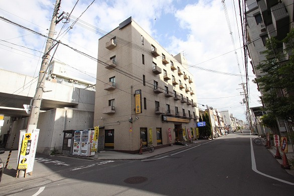 新星本社ビルの外観