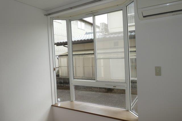 アルパーク２１のバルコニー|出窓