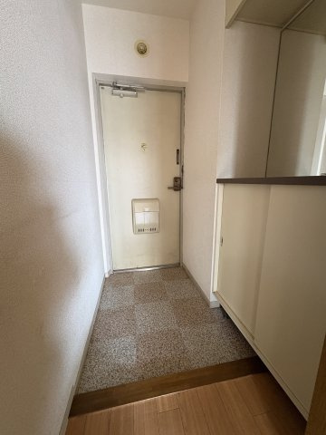 ディアコート市川の玄関