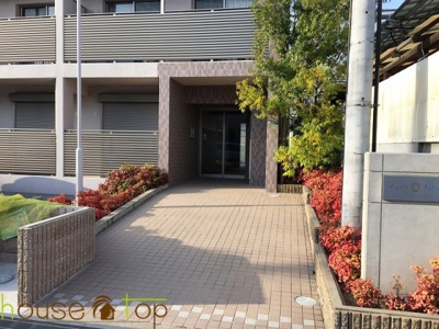 【エントランス】 | カサフェリーチェ（小松小・学文中学校区） | オートロック完備のエントランス♪