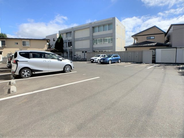 オルポワールの駐車場