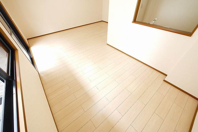 ベルメゾン大幸Bの居間・リビング|ゆったり過ごせる居間です