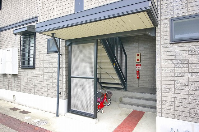 ベルメゾン大幸Bのエントランス|ゆとりのあるエントランスです