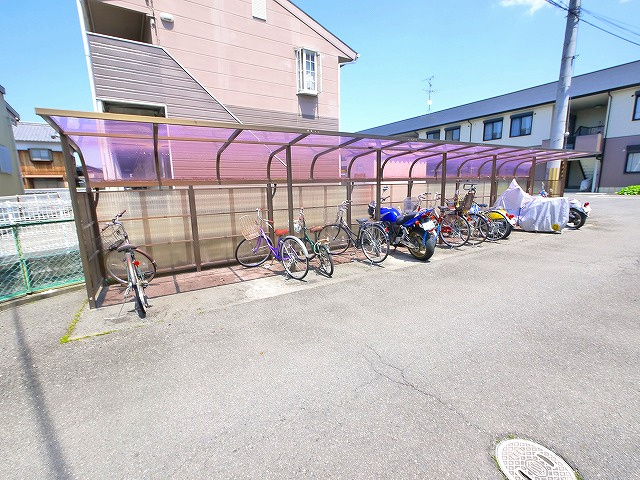 ベルメゾン大幸Bのその他共用部分|ゆったりとした駐輪スペース