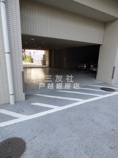 【駐車場】