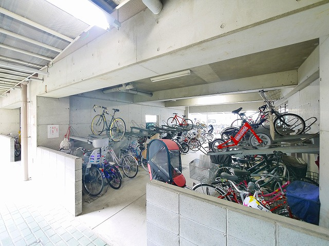 近鉄エルコート新大宮のその他共用部分|駐輪場です