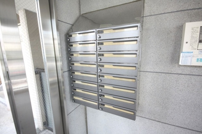 【その他共用部分】 | ゴールデンハイム | ゴールデンハイム　　　　　１階集合ポストです。