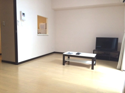 【居間・リビング】 | ロング | 同物件別室：現況優先となります。