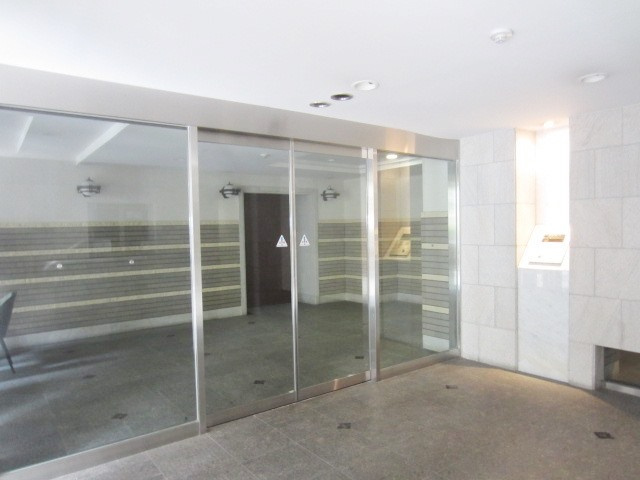 ナビウスお茶の水のエントランス