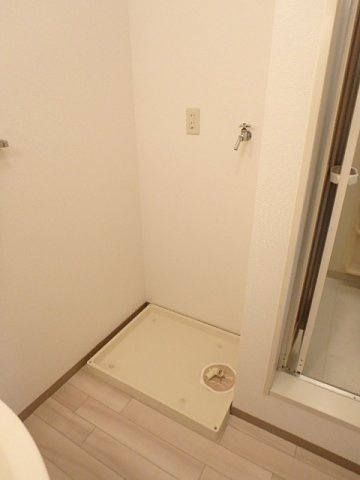 グランメゾンⅠの洗面所|同物件103号室参照