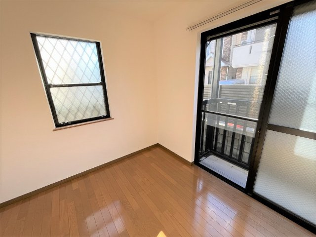 【居間・リビング】 | Bフラット | 東南角部屋