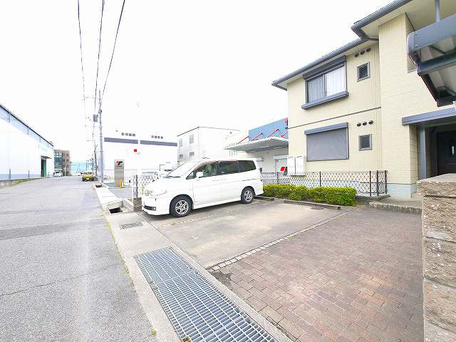 サニーサイドＡの駐車場|駐車場があります