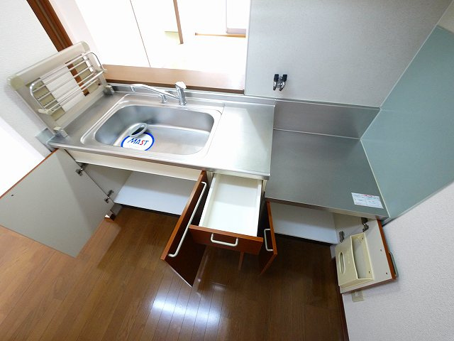 サニーサイドＡのキッチン|収納