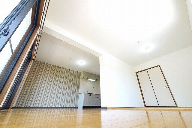 DOMEマツイの居間・リビング|ゆったり過ごせる居間です