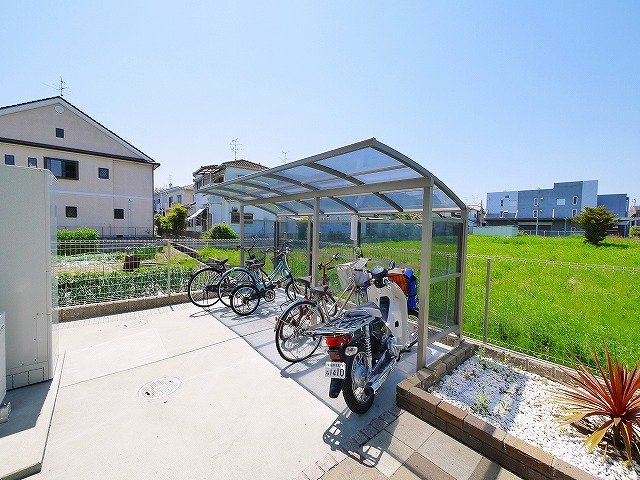 セントレジス八尾のその他共用部分|自転車置き場です