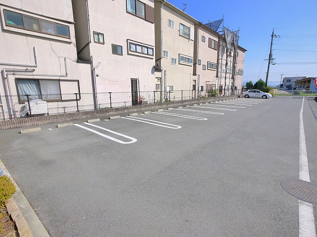 グラースの駐車場|駐車場があります