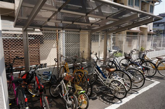 【その他共用部分】 | 屋根付き駐輪場です