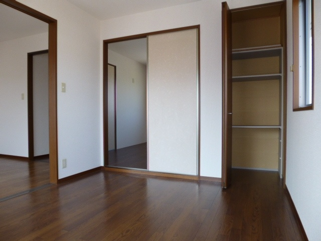 メゾン武智Ａの子供部屋|洋室