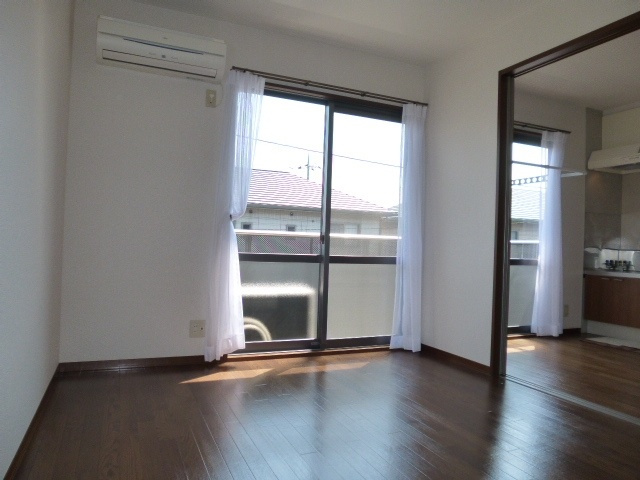 メゾン武智Ａの居間・リビング|洋室